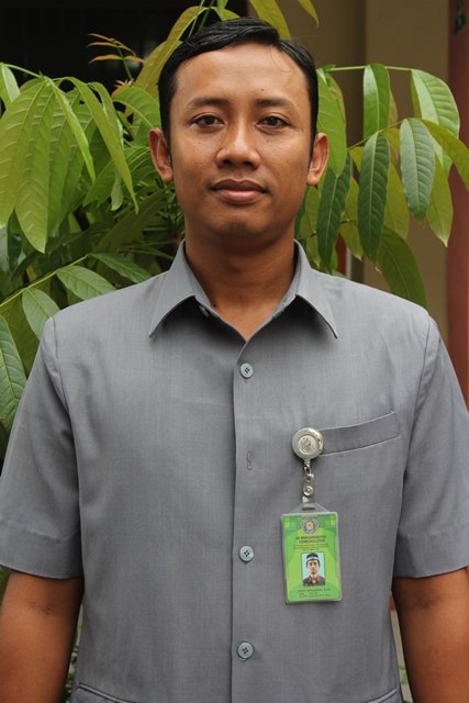 Pak Ari Iswanto